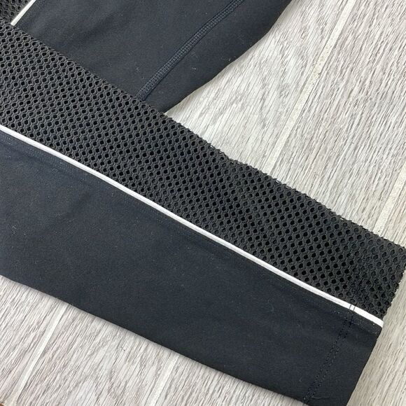 PINK Victoria's Secret Ultimate leggings w/ black mesh side panels. Med - Picture 4 of 7